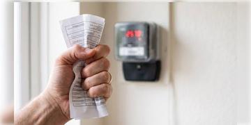 Read more about - Electricity Bill | এসি বা ফ্রিজ না থাকা সত্ত্বেও দ্বিগুণ আসছে বিদ্যুৎ বিল? নেপথ্যে কারণটা কী?