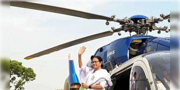 Read more about - Mamata Banerjee | মুখ্যমন্ত্রীর কপ্টারের সামনে ‘রহস্যময়’ ড্রোন! মালতীপুর কাণ্ডে ৩ যুবককে আটক পুলিশের