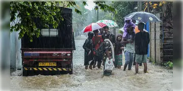 Read more about - Cyclone 'Ditwah' | ঘূর্ণিঝড় ‘দিতওয়াহ’-র জেরে তছনছ শ্রীলঙ্কা, লাগাতার বৃষ্টি আর ধসে মৃত ৫৬, আহত ১০, নিখোঁজ একাধিক