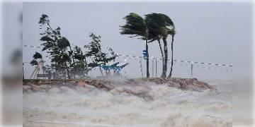 Read more about - বঙ্গোপসাগরে শক্তি সঞ্চয় করে আমফানের মতো পশ্চিমবঙ্গের দিকে ধেয়ে আসছে ভয়ঙ্কর ঘূর্ণিঝড় 'যশ'