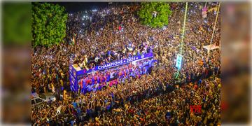 Read more about - T20 World Cup Winner | মুম্বইতে ' জনসমুদ্র '! ওয়াংখেড়েতে ' চাক দে ইন্ডিয়ায়' নাচল ভারতীয় ক্রিকেট টিম!