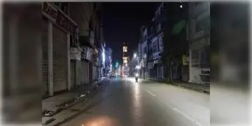 Read more about - করোনা পরিস্থিতি নিয়ন্ত্রণে আনতে ১২ ঘণ্টার নাইট কার্ফু জারি করল পুনে পুরসভা