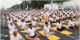 Read more about - International Yoga Day | "৫০-এও থাকবেন ৩০ বছরের মতো তরতাজা"- সাতসকালে রেড রোডে যোগাভ্যাস মোদির