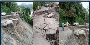 Read more about - North Bengal | লাগাতার বৃষ্টি-ধসে বিচ্ছিন্ন সিকিম-শিলিগুড়ির যোগাযোগ ব্যবস্থা! ব্যবহার করা হচ্ছে বিকল্প রাস্তা!
