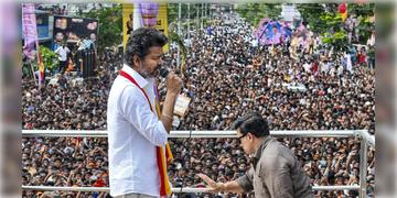 Read more about - Actor Vijay-Stampede | বিজয়ের সভায় পদপিষ্ট হয়ে মৃত ৩৮, "উদ্যোক্তাদের ষড়যন্ত্র "- দাবি ডিএমকে মুখপাত্রের