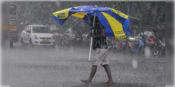 Read more about - WB Weather Update | জোড়া ঘূর্ণাবর্ত ও সক্রিয় মৌসুমী অক্ষরেখার প্রভাবে সপ্তাহজুড়ে বৃষ্টিতে ভিজবে গোটা পশ্চিমবঙ্গ