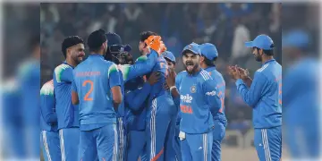 Read more about - IND vs SA | টেস্ট সিরিজে ভরসা রো-কো’তেই! প্রথম একাদশ থেকে কাকে কাকে ছাঁটছেন গম্ভীর?