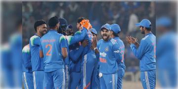 Read more about - IND vs SA | টেস্ট সিরিজে ভরসা রো-কো’তেই! প্রথম একাদশ থেকে কাকে কাকে ছাঁটছেন গম্ভীর?