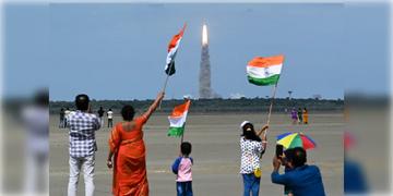 Read more about - Chandrayaan 4 | চন্দ্রযান ৪ নিয়ে মিললো কেন্দ্রের সবুজ সংকেত, দুই ধাপে দুটি রকেটে চেপে চাঁদের উদ্দেশ্যে পাড়ি দেবে চন্দ্রযান৪