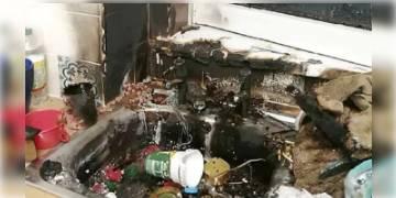 Read more about - ফসিল ভেবে বাড়িতে আনল ৭৫ বছরের পুরোনো গ্রেনেড, ঘটল বিস্ফোরণ 