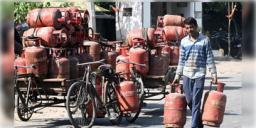 Read more about - LPG | মধ্যপ্রাচ্যে নতুন করে উত্তেজনা, গ্যাস নিয়ে বড় সিদ্ধান্ত নিতে পারে কেন্দ্র!