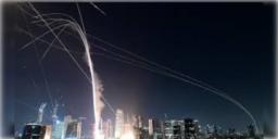 Read more about - Iran-Israel | ইজ়রায়েলের হামলার জবাবে ১০০ মিসাইল ছুড়লো ইরান! প্রবল ক্ষয়ক্ষতি জেরুয়াজালেম-তেল আভিভে