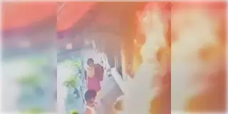 Read more about - Odisha | যৌন নির্যাতন করেছেন অধ্যাপক, অভিযোগ করে কলেজ ক্যাম্পাসেই গায়ে আগুন লাগলেন ছাত্রী!