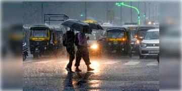 Read more about - West Bengal Weather | উত্তরে প্রবল বৃষ্টির সতর্কতা! দক্ষিণে শীঘ্রই প্রাক-বর্ষা দেবে স্বস্তি! দেখুন পশ্চিমবঙ্গের আবহাওয়ার আপডেট!