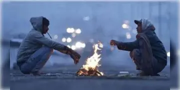 Read more about - ১৭ বছরে সর্বনিম্ন তাপমাত্রা দিল্লিতে! পশ্চিম হিমালয় থেকে ঢুকছে কনকনে বাতাস।  