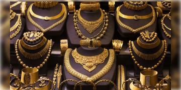 Read more about - Gold Rate | গুরুবারে বদলালো সোনার দাম, আজ কলকাতায় হলুদ ধাতুর দর কত?