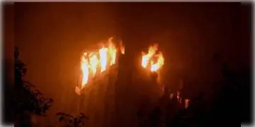 Read more about - ত্রিমুখী তদন্ত কয়লাঘাট বিল্ডিংয়ের অগ্নিকাণ্ডে, লিফট খোলা মাত্রই ঝলসে দেয় আগুন