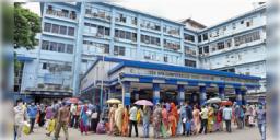 Read more about - SSKM Hospital | কলকাতার SSKM হাসপাতাল চত্বরেই গাছ ভেঙে পড়ে মৃত্যু এক মহিলার!