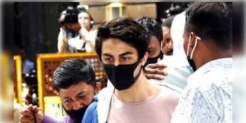 Read more about - প্রমোদতরী মাদক মামলায় অবশেষে বেকসুর খালাস শাহরুখ-পুত্র আরিয়ান খান, এমনটাই ঘোষণা করলো এনসিবি