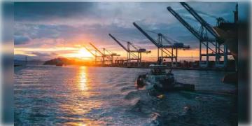 Read more about - হরমুজ প্রণালী বন্ধের হুমকি: ভারত ও বিশ্বে তেলের দাম বাড়বে?