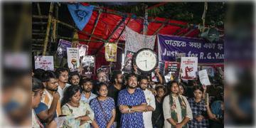 Read more about - Doctor Strike | জুনিয়র ডাক্তারদের সঙ্গে এবার অনশনে বসবেন সিনিয়র চিকিৎসকরা, ঘোষণা  জয়েন্ট প্লাটফর্ম অফ ডক্টরসদের