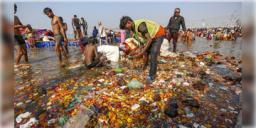 Read more about - Mahakumbh | ত্রিবেণী সঙ্গমে রোজ সরছে ৬৫০ মেট্রিক টন আবর্জনা, ৩.৫ লক্ষ কেজি ব্লিচিং পাউডার ব্যবহার করছে যোগী সরকার