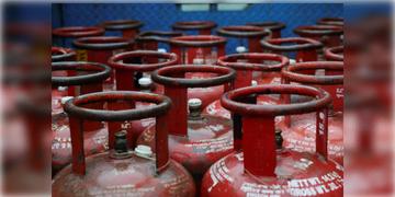 Read more about - LPG | ১ অক্টোবরের মধ্যে ই-কেওয়াইসি না করালে পাবেন না ১৪.২ কেজির গ্যাস সিলিন্ডার!