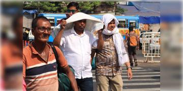 Read more about - Weather Update | বাড়ছে গরম, নাজেহাল রাজ্যবাসী, একনজরে দক্ষিণবঙ্গের আজকের আবহাওয়া আপডেট