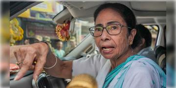 Read more about - Mamata Banerjee | 'রাষ্ট্রপতি শাসন হলে হোক', ভোটের ফল নিয়ে সুপ্রিম কোর্টের দ্বারস্থ হওয়ারও পরিকল্পনা মমতার!