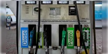 Read more about - ভোটের আগে ভোটমুখী ৪ রাজ্য এবং একটি কেন্দ্রশাসিত অঞ্চলে  কমতে পারে পেট্রল, ডিজেলের দাম