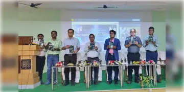 Read more about - Vidyasagar University | কৃত্তিম বুদ্ধিমত্তা নিয়ে দিশা দেখাচ্ছে বিদ্যাসাগর বিশ্ববিদ্যালয়! ফ্যাকাল্টি ডেভেলপমেন্ট প্রোগ্রাম আয়োজনের সঙ্গে প্রকাশ হলো 'সকলের জন্য AI' বই!