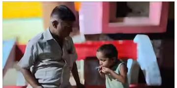 Read more about - UP Viral Video | ৫ বছরের শিশুর সর্দি-কাশি কমাতে 'সিগারেট' খাওয়ালেন ডাক্তার! ভাইরাল উত্তরপ্রদেশের ভিডিও!