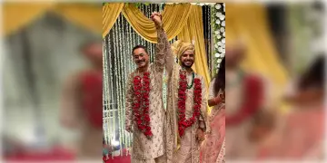 Read more about - প্রথমবার সমপ্রেমী বিবাহের সাক্ষী থাকল মহানগরী কলকাতা, প্রেমিকের সাথে সাত পাকে বাধা পড়লেন অভিষেক