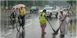 Read more about - Weather Update | শহরজুড়ে বিক্ষিপ্ত বৃষ্টির সম্ভাবনা, কমছে না গরম! একনজরে আজকের আবহওয়া আপডেট