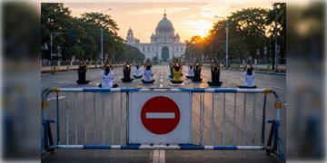 Read more about - Kolkata Traffic Restrictions | যোগ দিবসের প্রাক্কালে কলকাতায় প্রধানমন্ত্রী, রবিতে কোন কোন রাস্তায় যান নিয়ন্ত্রণ?