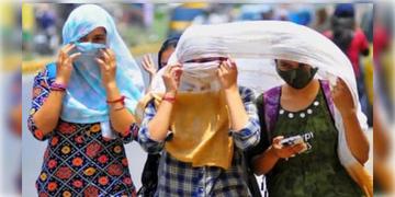 Read more about - Weather Update | তীব্র গরমে পুড়ছে বঙ্গ, বৃষ্টির স্বস্তি মিলবে কী? একনজরে আজকের আবহাওয়া আপডেট