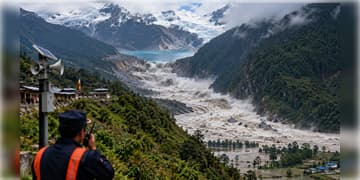 Read more about - Bhutan | ভুটানে হিমবাহ লেক ফেটে বন্যার আশঙ্কা, জারি সতর্কতা! সতর্ক রয়েছে পশ্চিমবঙ্গও!