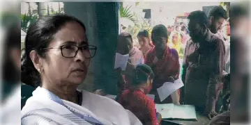 Read more about - খুব শীঘ্রই বাড়তি ২ প্রকল্পের সুবিধা নিয়ে শুরু হতে চলেছে "দুয়ারে সরকার"