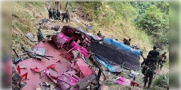 Read more about - Srilanka | শ্রীলঙ্কায় ১০০০ ফুট খাদে পড়লো যাত্রীবাহী বাস! মৃত ৫ শিশু সহ ১৫