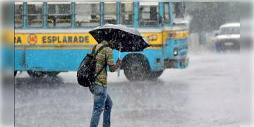 Read more about - West Bengal Weather | 'কামব্যাক' করতে চলেছে বৃষ্টি! সপ্তাহান্তে ফের দক্ষিণবঙ্গে চলবে বর্ষণের দাপট! বর্ষার বিদায়ের আগে বঙ্গোপসাগরে ফের ঘূর্ণাবর্ত!