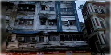 Read more about - Kolkata Fire | তারাপীঠের পুনরাবৃত্তি, ভররাতে ফ্রি স্কুল স্ট্রিটের হোটেলে অগ্নিকান্ড, পুড়ে মৃত ৯, আহত ৬