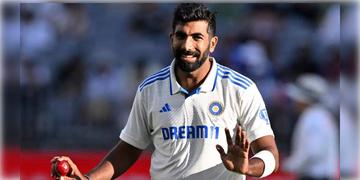 Read more about - Jasprit Bumrah | রবিচন্দ্রন অশ্বিনের জয় করা শৃঙ্গে পা বুমরাহর! ভারতীয়দের মধ্যে সর্বকালের সেরা রেটিং পয়েন্ট হাসিল জসপ্রীতের