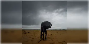 Read more about - ঘূর্ণিঝড়ের সম্ভাবনা আগামী সপ্তাহেই, পশ্চিমবঙ্গে কী প্রভাব পড়বে?