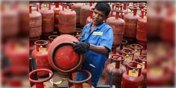 Read more about - LPG | আমেরিকা থেকে বিপুল LPG কিনছে ভারত, ভবিষ্যত চিন্তা করে বড় সিদ্ধান্ত নয়াদিল্লির!
