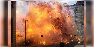 Read more about - Blast in Kamarhati : কামারহাটিতে ভয়াবহ বিস্ফোরণ, ২ জন গুরুতর আহত