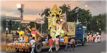 Read more about - Durga Puja | দুর্গাপুজোয় বাতিল রেড রোডের কার্নিভাল! পরিবর্তে ইডেন গার্ডেন্সে হবে ৪ ঘণ্টার ড্রোন ও আতশবাজি শো!