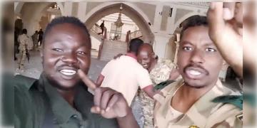 Read more about - Sudan | সুদানের রাষ্ট্রপতি ভবন দখল করলো সেনা! পর পর বিস্ফোরণের মধ্যেই বন্দুক হাতে নিয়ে চলছে উল্লাস!