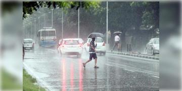 Read more about - Weather Update: সুখবর, সপ্তান্তে বৃষ্টিতে ভিজতে পারে কলকাতা-সহ দক্ষিণবঙ্গ