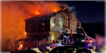 Read more about - Turkey Fire | তুরস্কের হোটেলে বিধংসী আগুন! প্রাণ বাঁচাতে জানলা দিয়ে লাফ! মৃত্যু অন্তত ৬৬ জনের