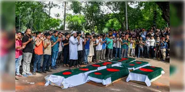 Read more about - Bangladesh Quota Movement | কোটা সংস্কার আন্দোলনে সংঘর্ষে নিহত ব্যক্তিদের স্মরণে রাষ্ট্রীয় শোক পালন বাংলাদেশে